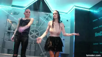 Wet amateur babes go wild Screencap 23 on sinx.preview.netperv.com