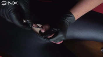 Das Schwanzloch gefickt mit dem Dilator Screencap 47 on sinx.preview.netperv.com