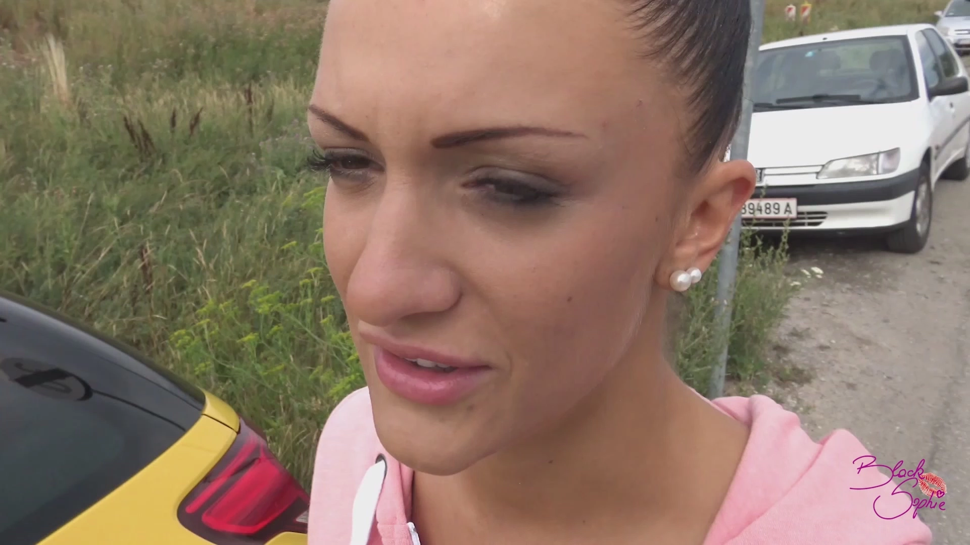 Mit vollgespritzem Gesicht zur U - Bahn on sinx.preview.netperv.com