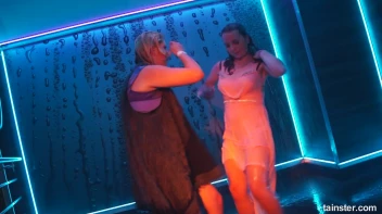 What a Glorious Feelin' Dancing In The Rain Screencap 27 on sinx.preview.netperv.com