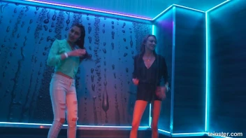 What a Glorious Feelin' Dancing In The Rain Screencap 46 on sinx.preview.netperv.com