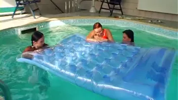 Super Soaked In The Pool Screencap 27 on sinx.preview.netperv.com