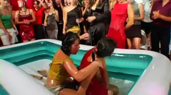 Katty vs. Julia Messy Fight Screencap 9 on sinx.preview.netperv.com