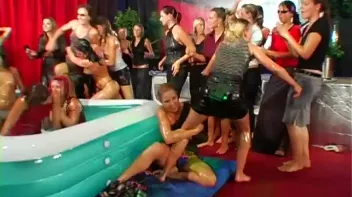 Katty vs. Julia Messy Fight Screencap 102 on sinx.preview.netperv.com