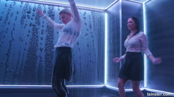 Shower Shakers! Screencap 40 on sinx.preview.netperv.com