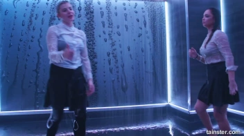 Shower Shakers! Screencap 43 on sinx.preview.netperv.com