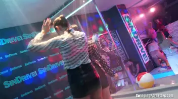 Summer Jam Bang Part 5 - Shower Cam Screencap 40 on sinx.preview.netperv.com