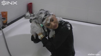 Showering Seductress Screencap 33 on sinx.preview.netperv.com