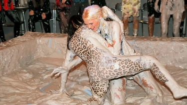 Latest deal - Eurobabe Cheetah Rolls Around In The Mud