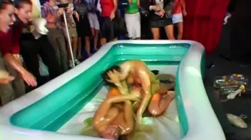 Eurobabe Grease Fight Screencap 81 on sinx.preview.netperv.com