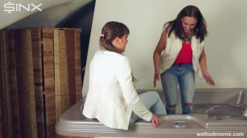 Sexy Intruders Play In The Hot Tub Screencap 13 on sinx.preview.netperv.com