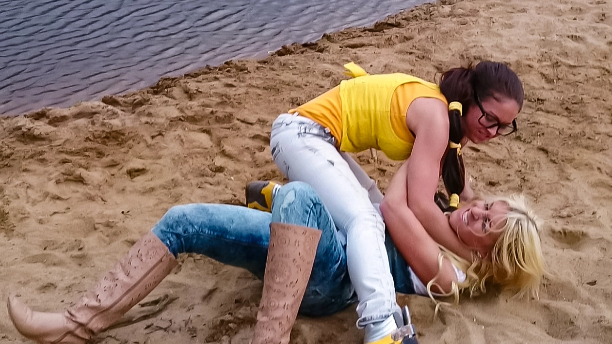 Jewelery Theft Has A Way Of Coming Between Friends! on sinx.preview.netperv.com