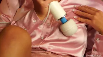 Surefire Way To Titillate The Work Day Screencap 9 on sinx.preview.netperv.com