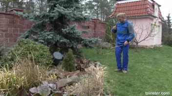 Can You Spray Me Too? Screencap 1 on sinx.preview.netperv.com