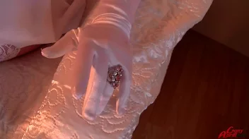 Gelled Up Glove Love Screencap 1 on sinx.preview.netperv.com