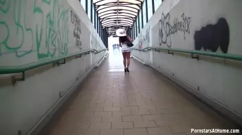 Marking Her Territory All Over The Station Screencap 7 on sinx.preview.netperv.com