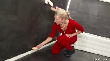 I pick you the Middle Dick! Screencap 4 on sinx.preview.netperv.com