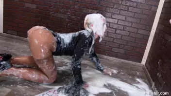 Bombshell collects cum for a living Screencap 82 on sinx.preview.netperv.com