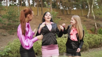 Sexy WAM Food Fight Between Friends Screencap 6 on sinx.preview.netperv.com