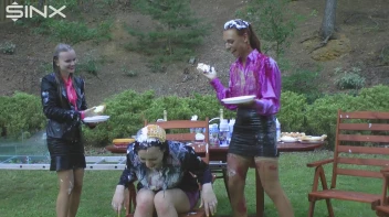 Sexy WAM Food Fight Between Friends Screencap 37 on sinx.preview.netperv.com