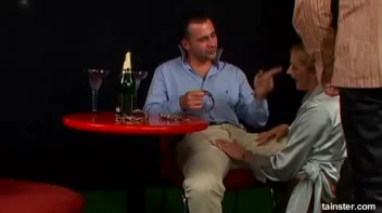 Remember to Tip Well! Screencap 13 on sinx.preview.netperv.com