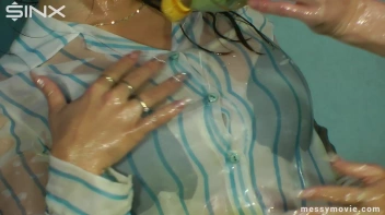 Mechanic Girls Get Oiled Up Screencap 52 on sinx.preview.netperv.com