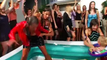 Christina Lee vs. Sarah Cross In The Mud Screencap 26 on sinx.preview.netperv.com