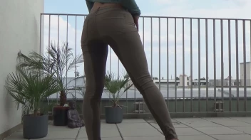 Voll in meine Hose gepisst Screencap 26 on sinx.preview.netperv.com