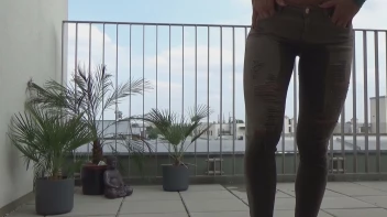 Voll in meine Hose gepisst Screencap 27 on sinx.preview.netperv.com