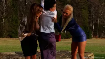 Piss Captured! Screencap 12 on sinx.preview.netperv.com