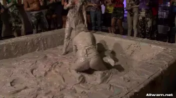 Miss Skinny Takes a Mud Dive Screencap 66 on sinx.preview.netperv.com