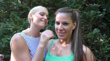 Girlfriends Lustful Outdoor Face Licking Screencap 1 on sinx.preview.netperv.com