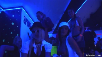 Spring Break Blow-Out Part 4 - Cam 4 Screencap 10 on sinx.preview.netperv.com