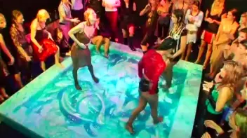 Blue Gel Fight Does the Trick! Screencap 56 on sinx.preview.netperv.com