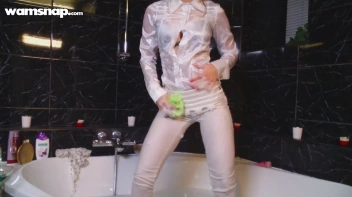 Sexy Solo Wetlook Show In White Screencap 39 on sinx.preview.netperv.com