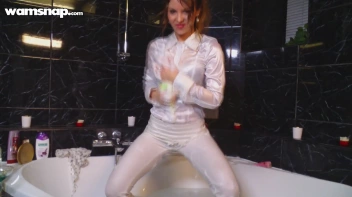Sexy Solo Wetlook Show In White Screencap 42 on sinx.preview.netperv.com