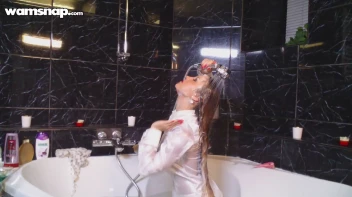 Sexy Solo Wetlook Show In White Screencap 73 on sinx.preview.netperv.com