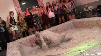 Get Your Mess On, Ladies! Screencap 21 on sinx.preview.netperv.com