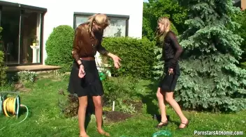 Cutie Babes In Fully Clothed Water Fight! Screencap 40 on sinx.preview.netperv.com