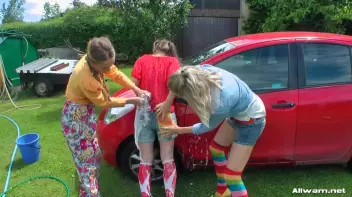 Country Chicks' Hog-Wild Wetlook Car Wash Screencap 33 on sinx.preview.netperv.com