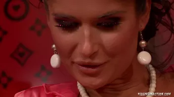 Pissing All Over Nessa Devil Screencap 92 on sinx.preview.netperv.com