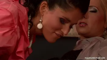 Pissing All Over Nessa Devil Screencap 25 on sinx.preview.netperv.com