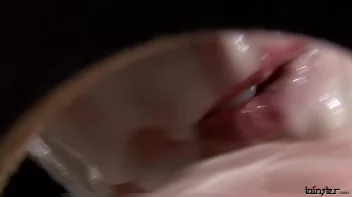 Pretty In Red, Better In White Screencap 64 on sinx.preview.netperv.com