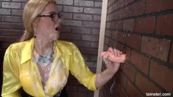 A huge slime wave for Izzy Delphine Screencap 85 on sinx.preview.netperv.com