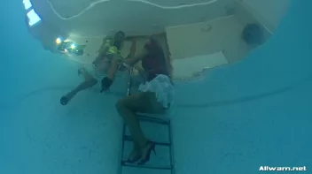 Sexy Pool Bunnies Wet And Messy Fun Screencap 29 on sinx.preview.netperv.com