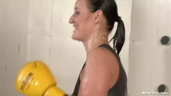 Wetlook Boxing: Simon vs. Tea Screencap 49 on sinx.preview.netperv.com