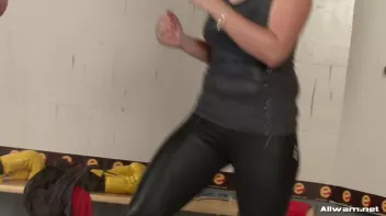 Wetlook Boxing: Simon vs. Tea Screencap 67 on sinx.preview.netperv.com