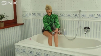 Fully Clothed Blonde Shaves Her Long Legs Screencap 48 on sinx.preview.netperv.com