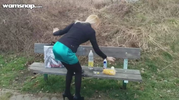 Messiest Eater Ever Turns Herself On Screencap 26 on sinx.preview.netperv.com