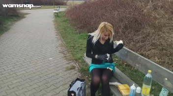 Messiest Eater Ever Turns Herself On Screencap 5 on sinx.preview.netperv.com